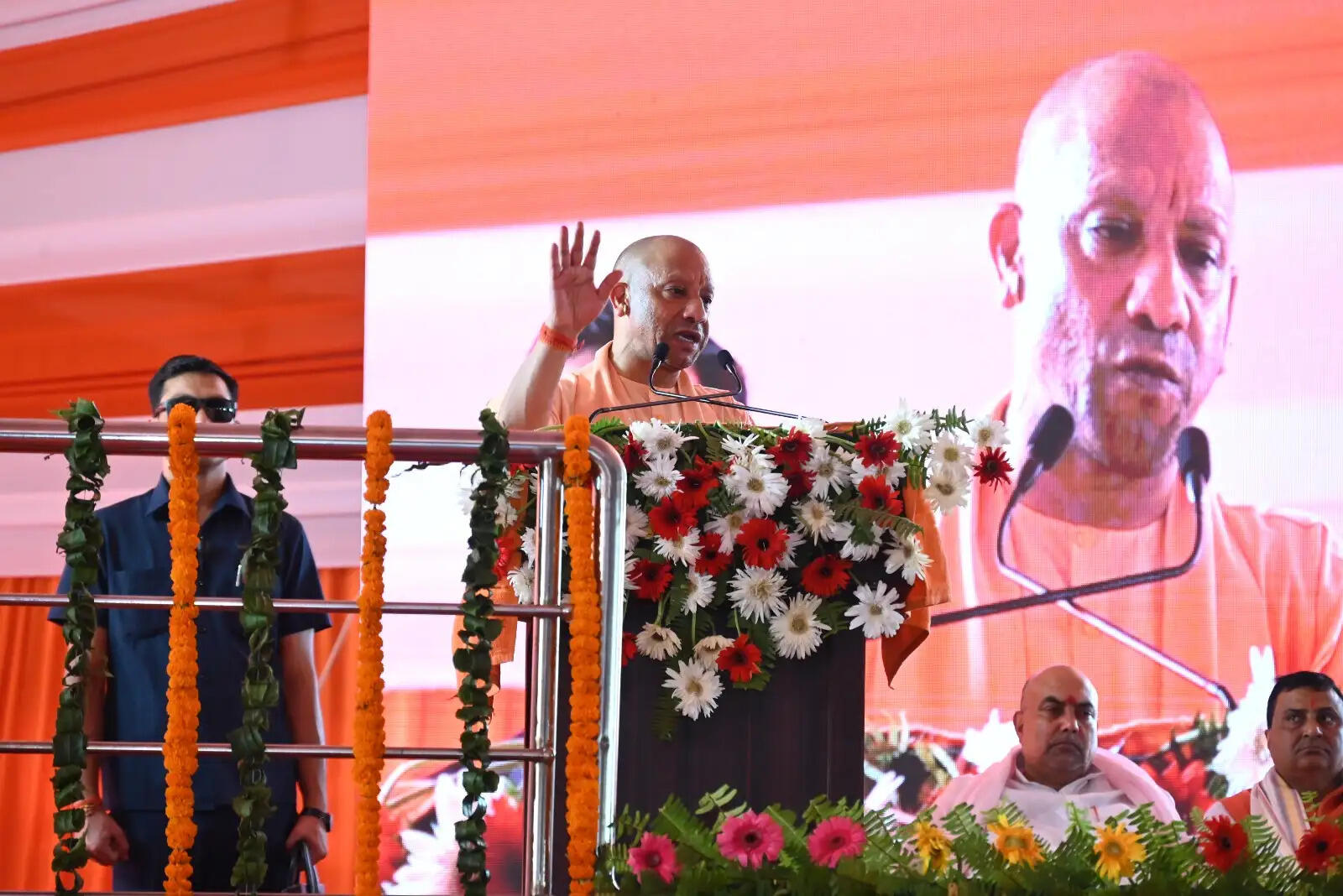 सपा और शिक्षा कभी न मिलने वाले नदी के दो छोर: मुख्यमंत्री