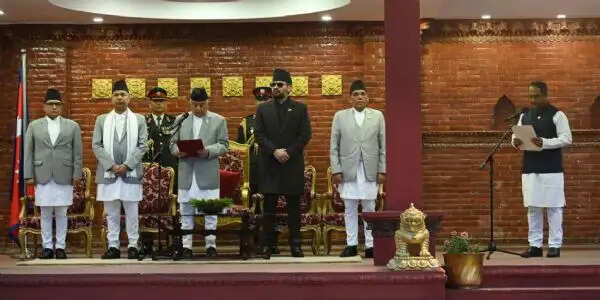 नेपाल के नवनियुक्त उद्योग, वाणिज्य तथा आपूर्ति मंत्री दीपक कुमार साह ने शपथ ली