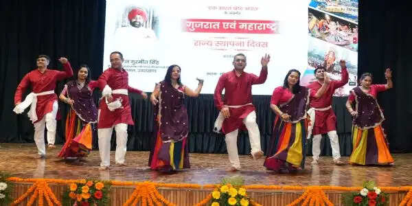 लोक भवन में उत्साह के साथ मनाया गया गुजरात और महाराष्ट्र राज्य स्थापना दिवस