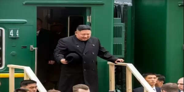 उत्तर कोरिया के शासक किम जोंग उन विशेष बख्तरबंद ट्रेन में सवार होकर बीजिंग रवाना, विक्ट्री डे परेड में जिनपिंग व पुतिन के साथ दिखेंगे