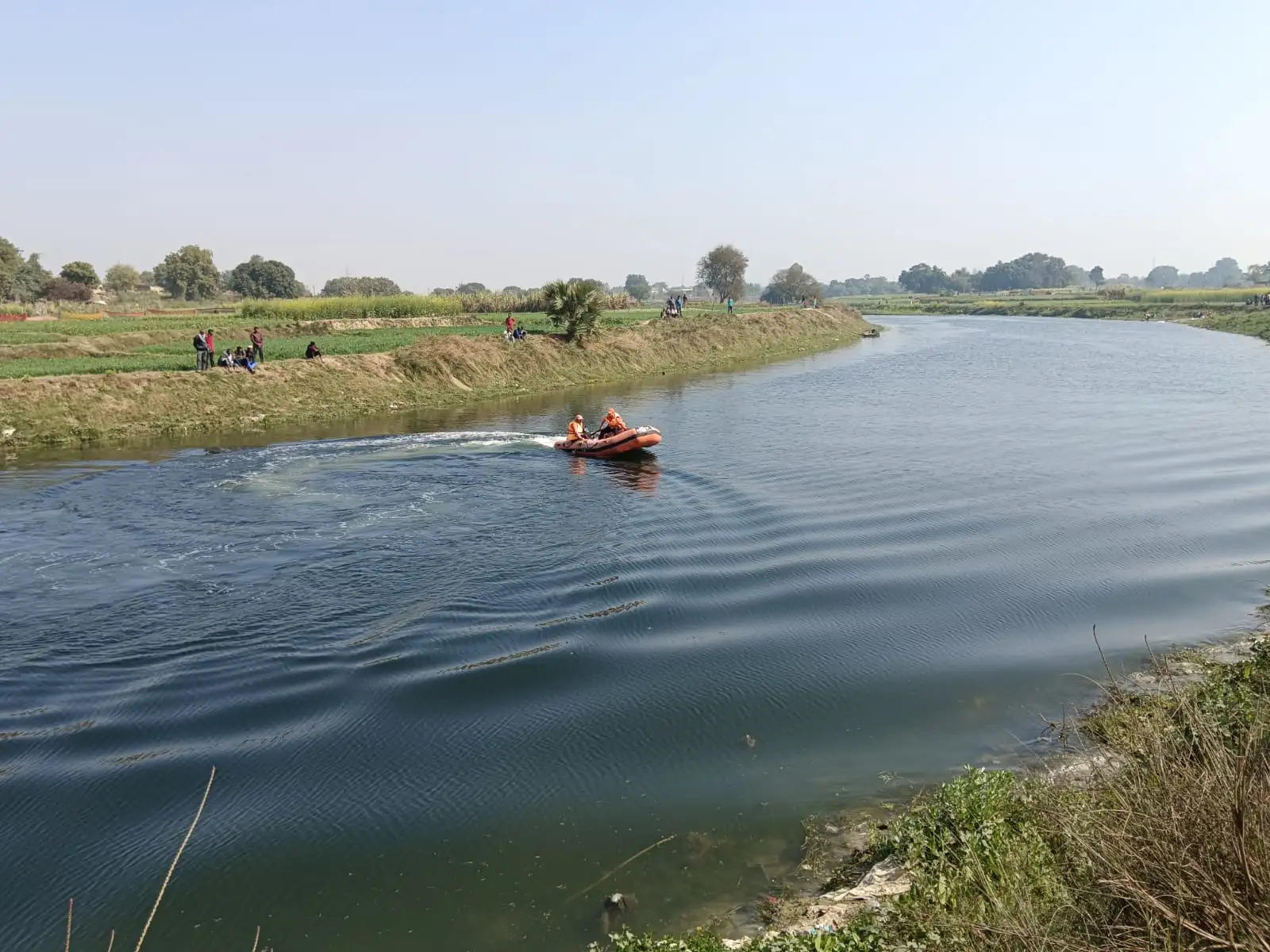 युवक ने वरूणानदी में लगाई छलांग,एनडीआरएफ तलाश में जुटी