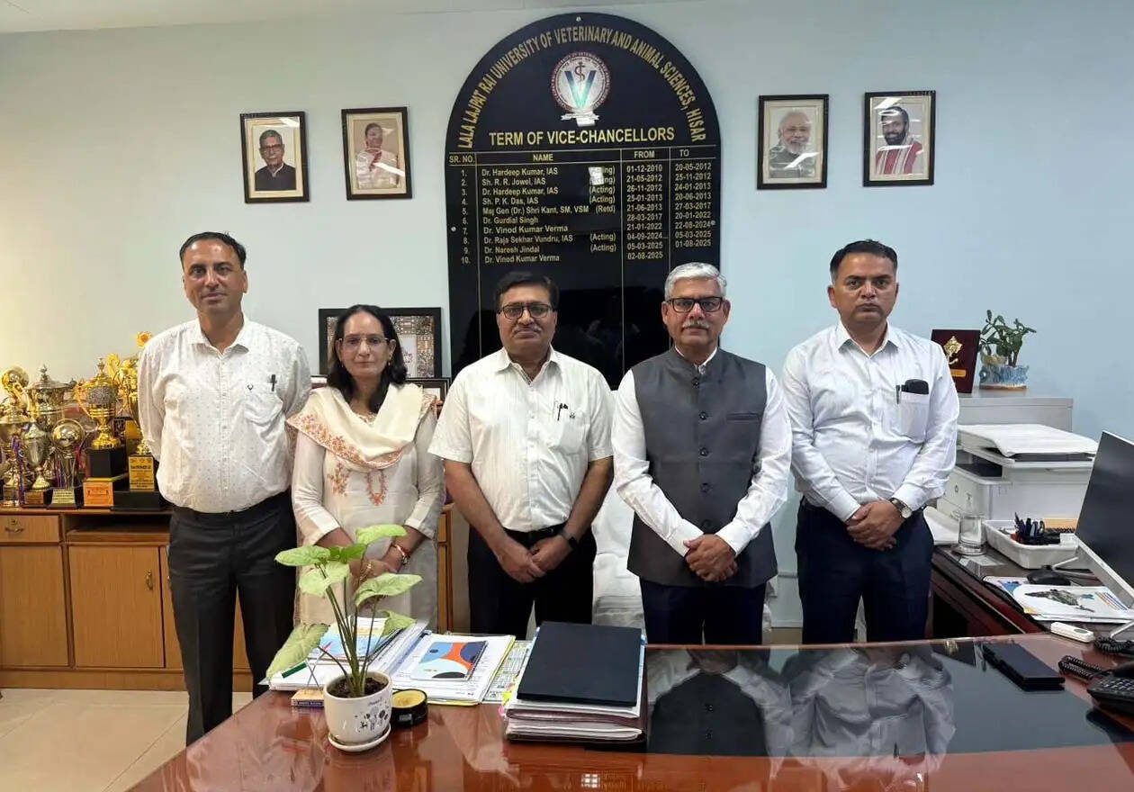 हिसार : लुवास में अधिकारियों को नए प्रशासनिक दायित्व सौंपे गए