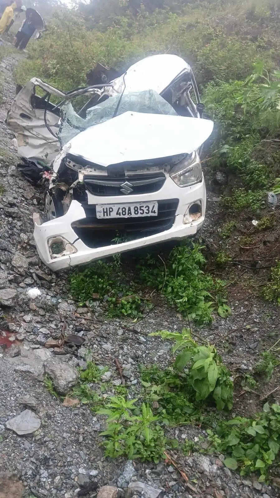 बनीखेत में दर्दनाक हादसा, खाई में गिरी का, एक ही परिवार के पांच लोगों की मौत