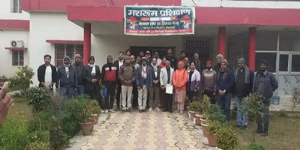 मशरूम के पोषणीय महत्व के अलावा उत्पादन बहुत लाभकारी उद्यम : डा. पी के उपाध्याय