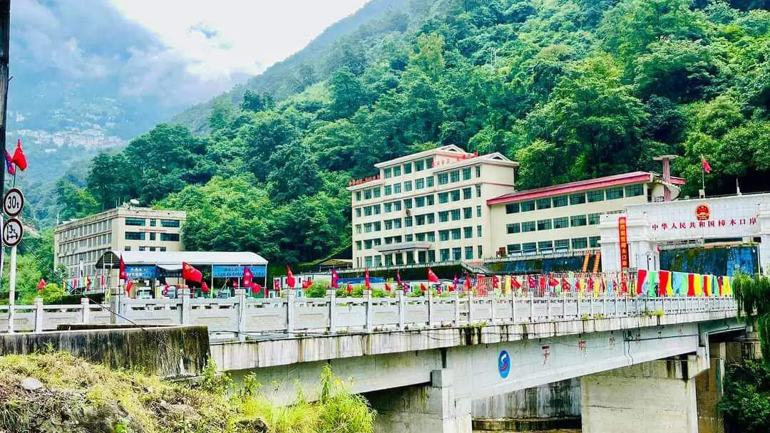 सीमा पर ड्रोन उड़ाने के आरोप में चीनी सुरक्षा कर्मियों ने दो नेपाली युवकों को हिरासत में लिया