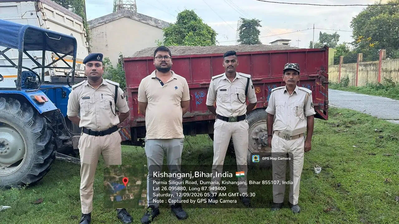 अवैध बालू लदा ट्रैक्टर जब्त, प्राथमिकी दर्ज