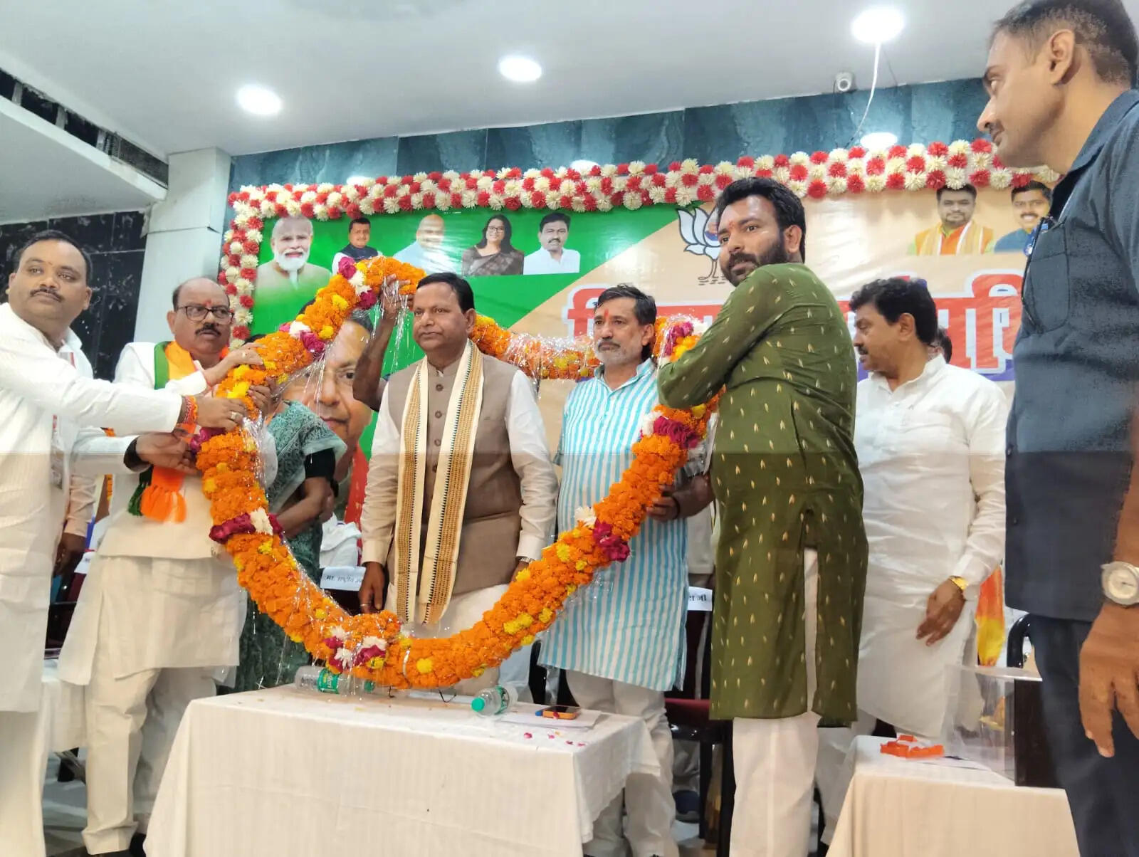 प्रधानमंत्री नरेंद्र मोदी और मुख्यमंत्री योगी आदित्यनाथ के नेतृत्व में देश व प्रदेश विकास की नई ऊंचाइयों को छू रहा : पंकज चौधरी