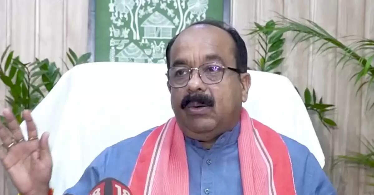 माओवादी हथियार छोड़कर समाज की मुख्यधारा में आएं  : डिप्टी सीएम अरुण साव