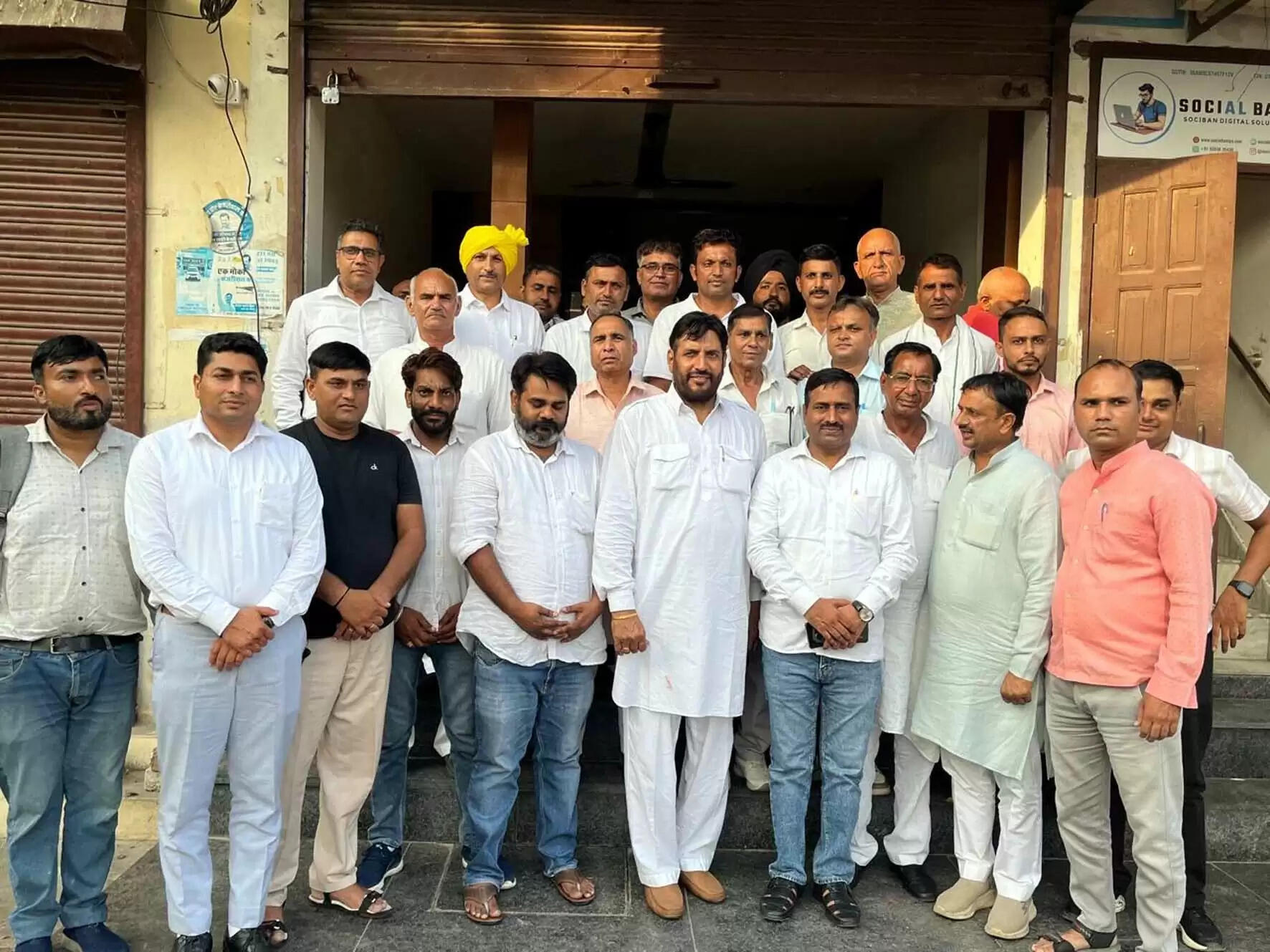 हिसार : आम आदमी पार्टी की जिला स्तरीय बैठक में उत्साहित नजर आये नेतागण