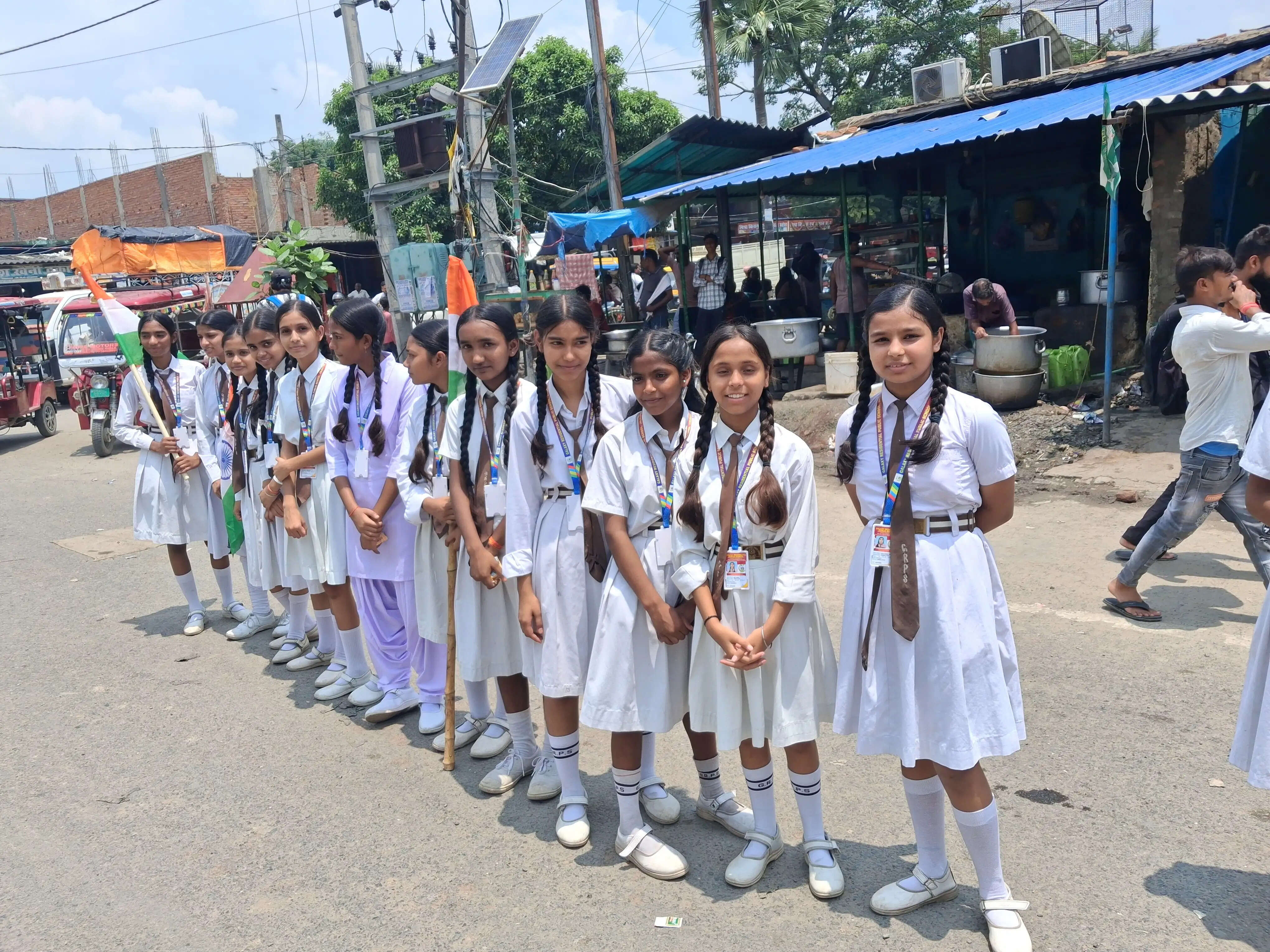 सांसद जनार्दन सिंह सिग्रीवाल के नेतृत्व में निकला तिरंगा यात्रा