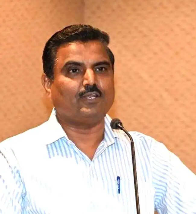 संविधान भारत के लोकतंत्र की आधारशिला : प्रो मुकुल शरद सुतावाने