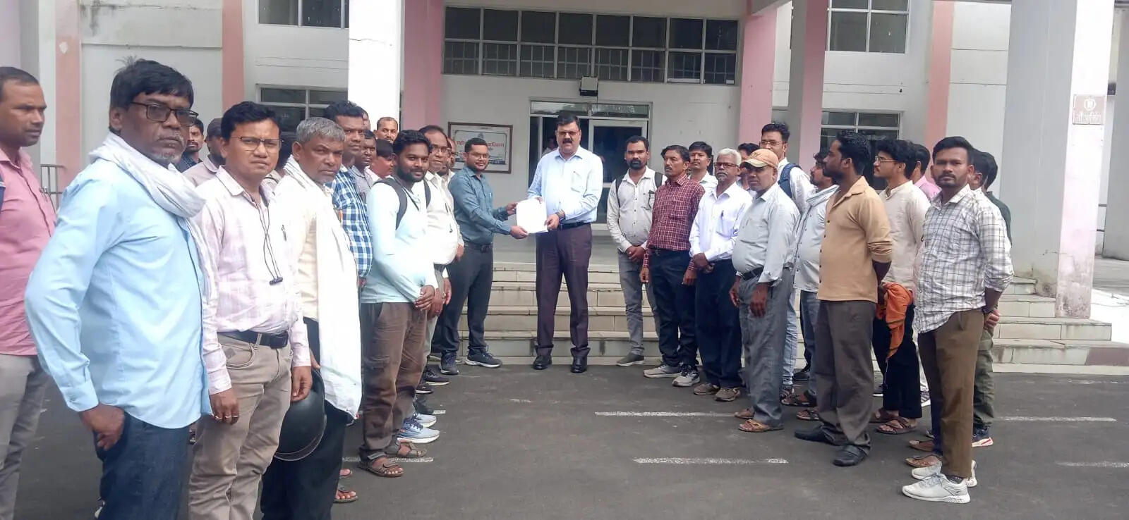 अनूपपुर: स्वामित्व योजना से पटवारी रहेंगे विरत, दबाव बना तो कलमबंद आंदोलन की चेतावनी
