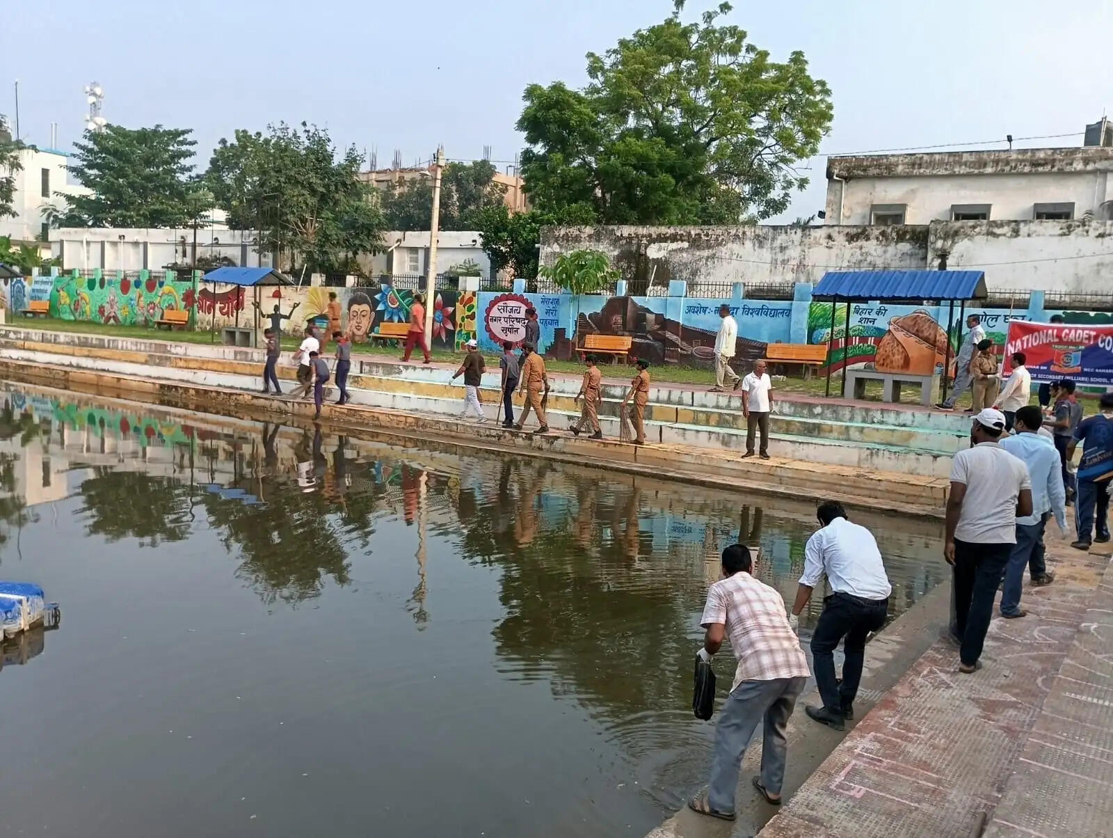 आसपास की स्वच्छता हमारी सामूहिक जिम्मेदारी : डीईओ