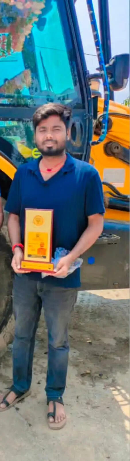 पीएम के मन की बात कार्यक्रम को ले सम्मानित हुए मंडल अध्यक्ष अंकित