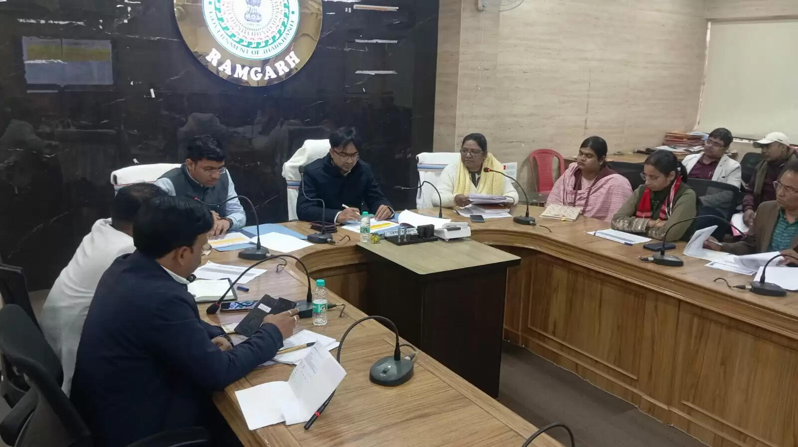 सरकारी भवन में स्थानांतरित करें किराए पर चल रहे 455 आंगनबाड़ी केंद्र : डीसी