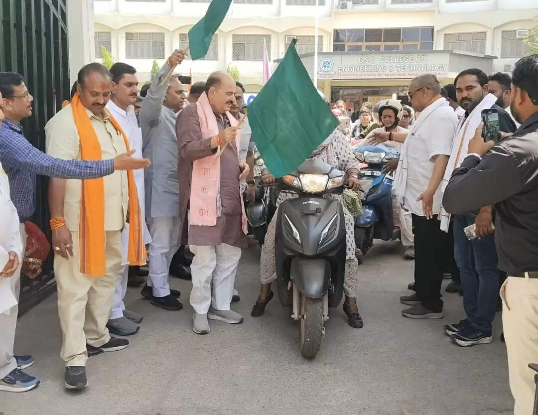 मथुरा : सशक्त नारी, सशक्त भारत के संकल्प संग निकली भव्य रैली