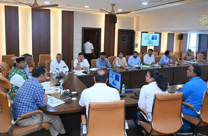 मध्य प्रदेश में एशियन गेम्स के लिए तैयारियां शुरू, मंत्री सारंग ने की विभागीय अधिकारियों और प्रशिक्षकों से वन-टू-वन चर्चा