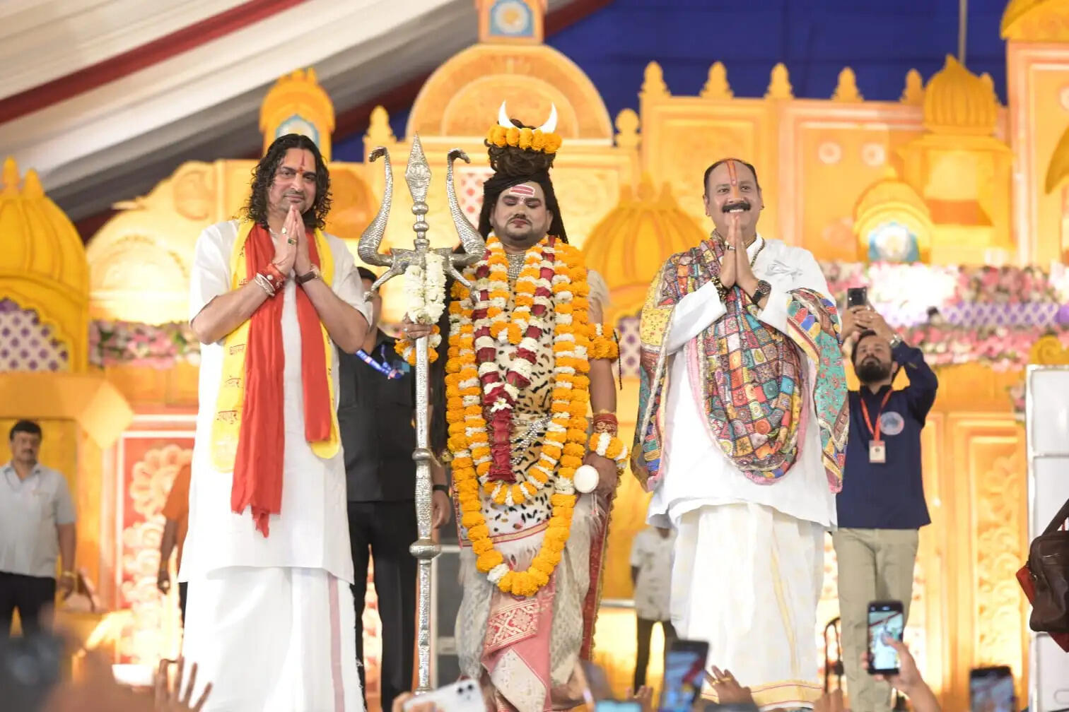 मन की शांति चाहिए तो शिव की भक्ति में रम जाइए : पंडित प्रदीप मिश्रा