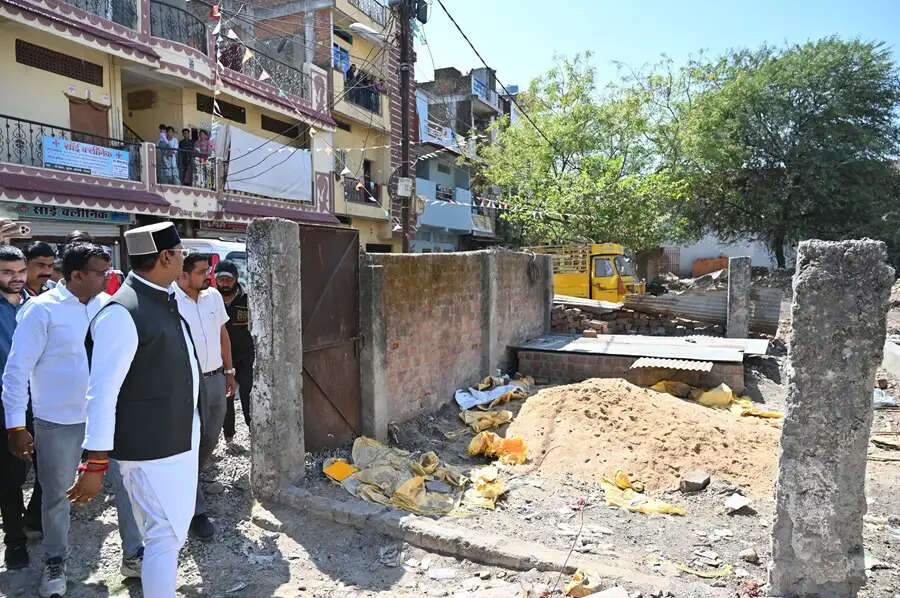 मंत्री सारंग ने नरेला क्षेत्र में अवैध अतिक्रमण के खिलाफ सख्त कार्रवाई के दिये निर्देश