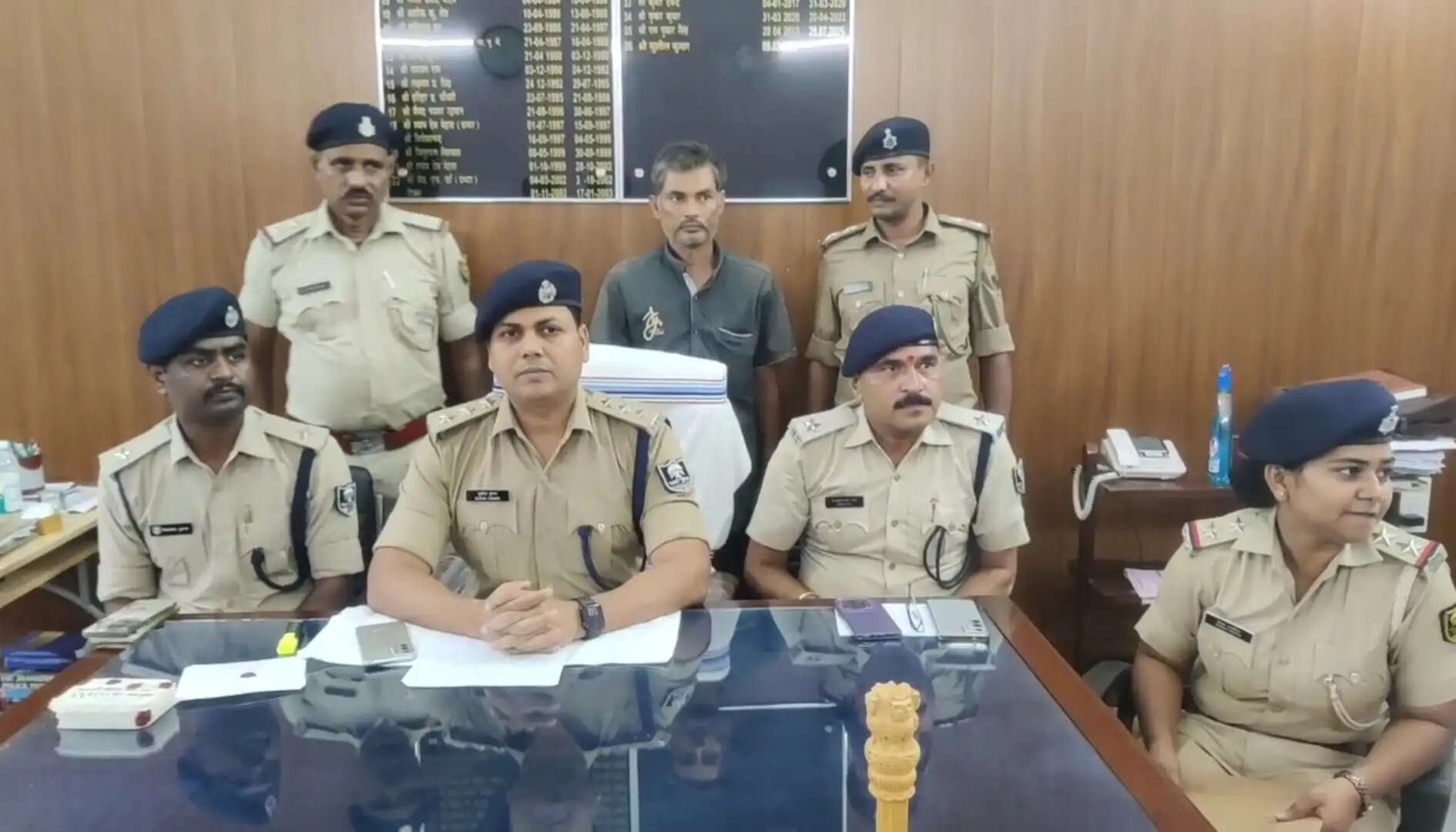 दवाई की आड़ में लाई जा रही 2160 लीटर अंग्रेजी शराब बरामद, चालक गिरफ्तार