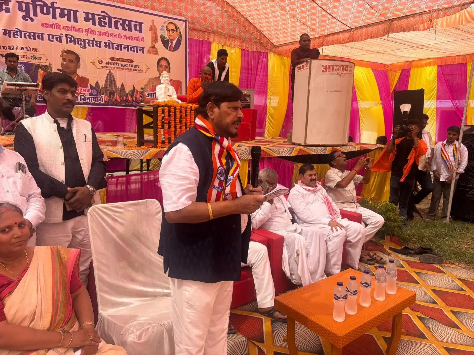 चंदौली के मुजफ्फरपुर गांव पहुंचे केन्द्रीय मंत्री रामदास आठवले, बौद्ध समुदाय के प्रतिनिधियों से मिले