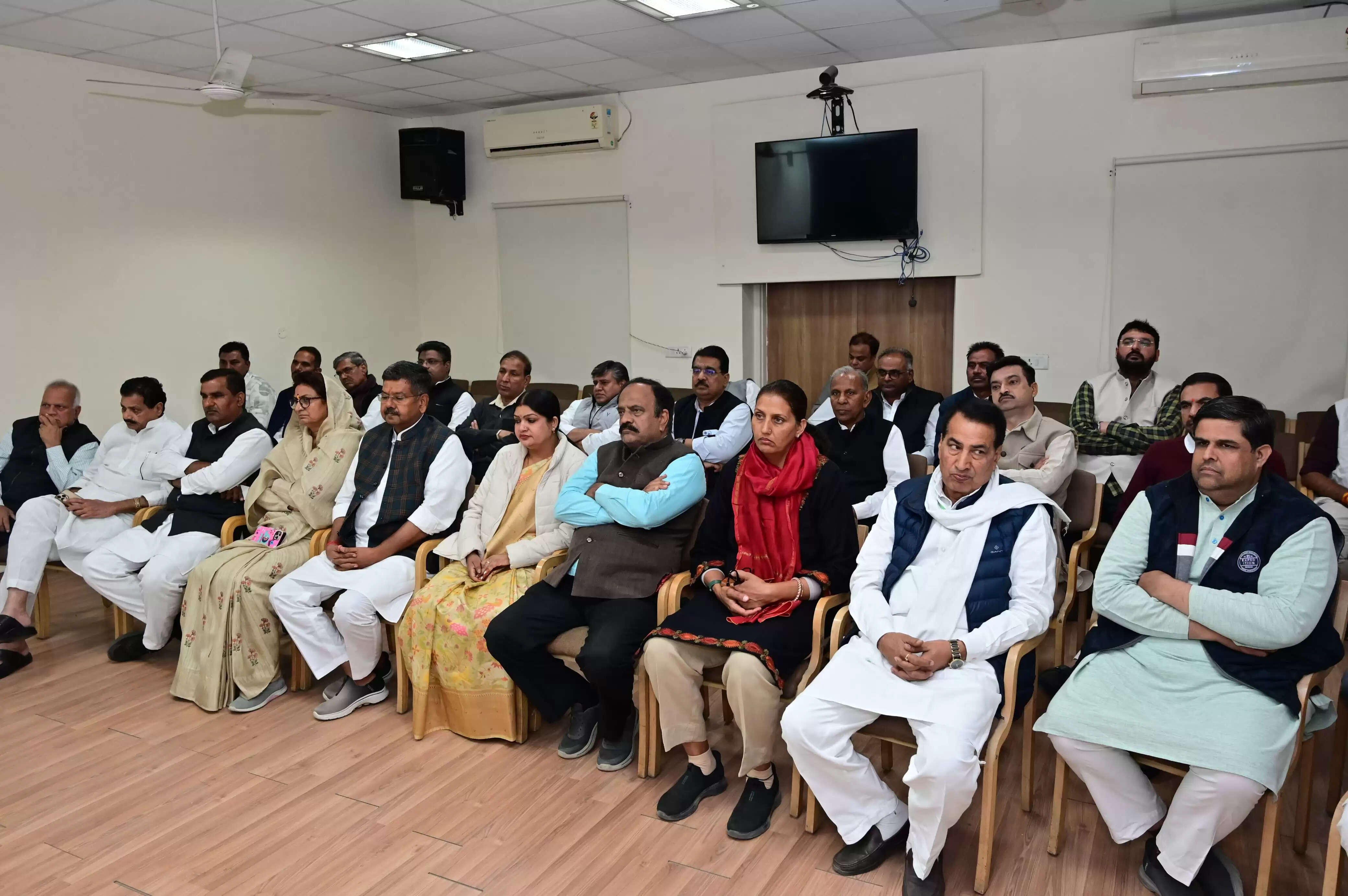 कांग्रेस महारैली की तैयारी तेज़: डोटासरा ने ली बड़ी समीक्षा बैठक