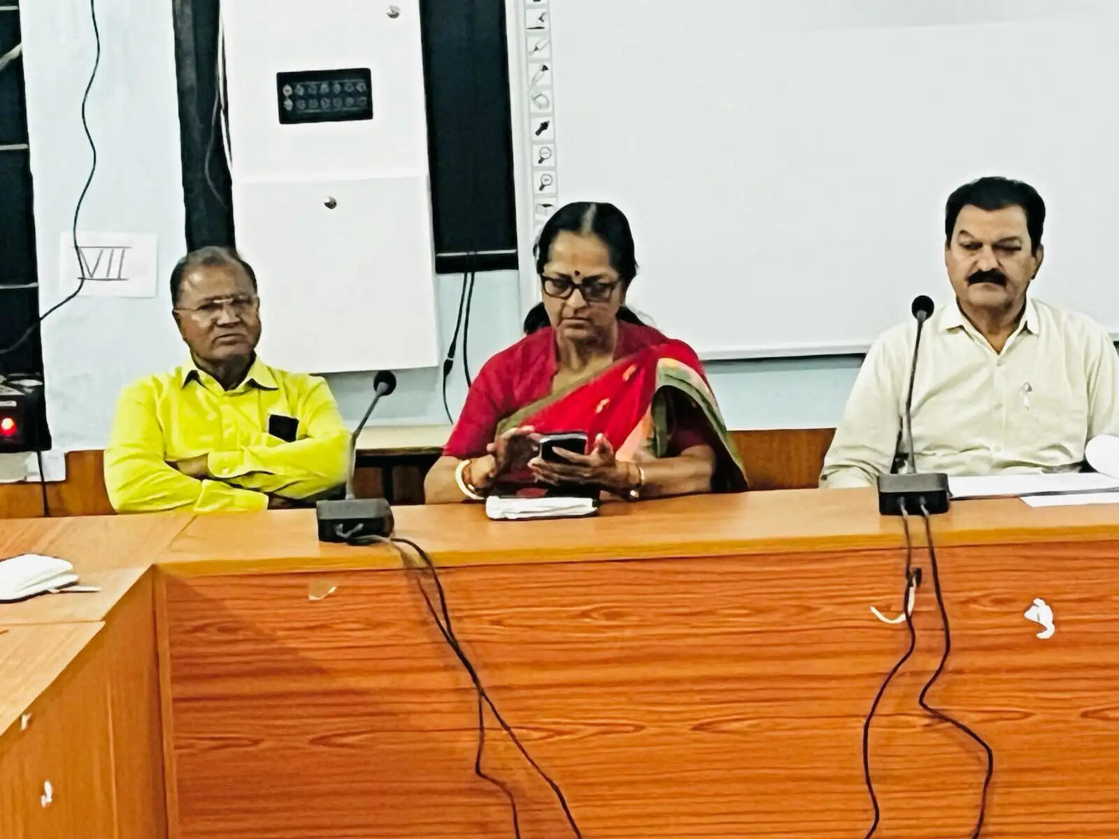डाइट की समीक्षा बैठक में नवाचार व समन्वय पर चर्चा