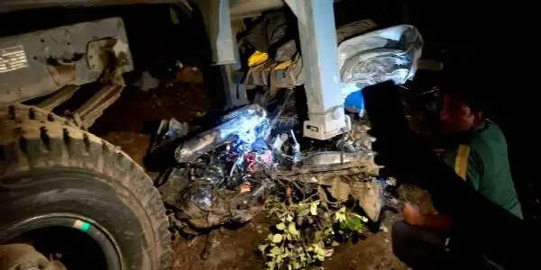 सैपउ में सड़क हादसे में दो की मौत,तीन घायल