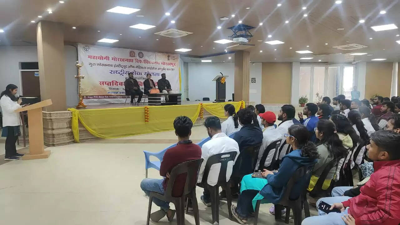 नशामुक्ति और स्वास्थ्य जागरूकता के साथ रासेयो ने दिया जनसेवा का संदेश