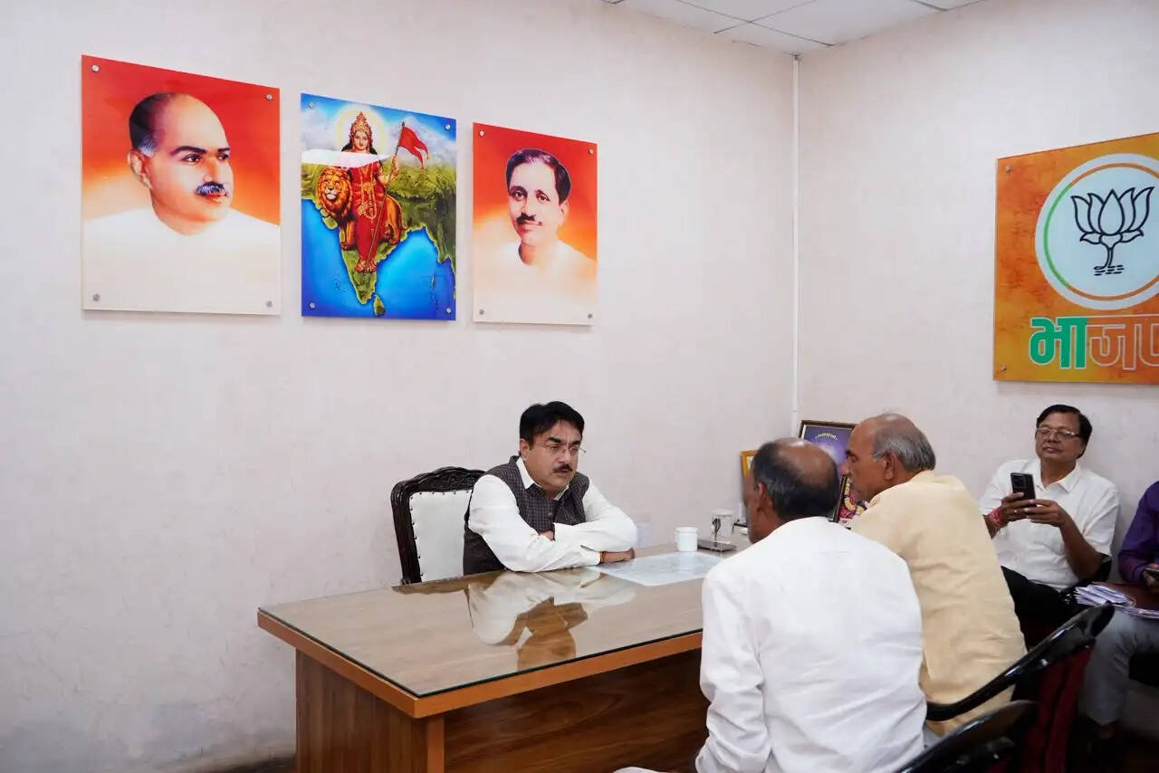भाजपा कार्यालय में मंत्री नरेंद्र पटेल ने सुनीं कार्यकर्ताओं की समस्याएं,&nbsp;संबंधित अधिकारियों को त्वरित निराकरण के निर्देश