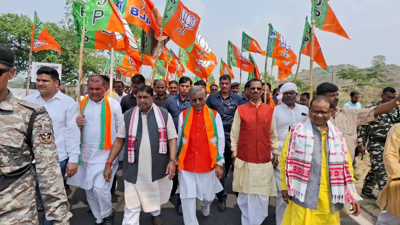 हफीजुल हसन के बयान के खिलाफ भाजपा का प्रदर्शन, बाबूलाल मरांडी बोले- खून-खराबे की भाषा बोल रहे मंत्री