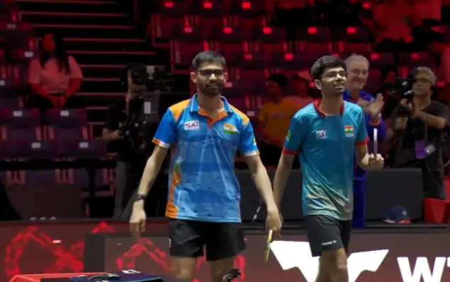 मनुष–मानव की जोड़ी सिंगापुर स्मैश के सेमीफाइनल में पहुंची, रचा इतिहास