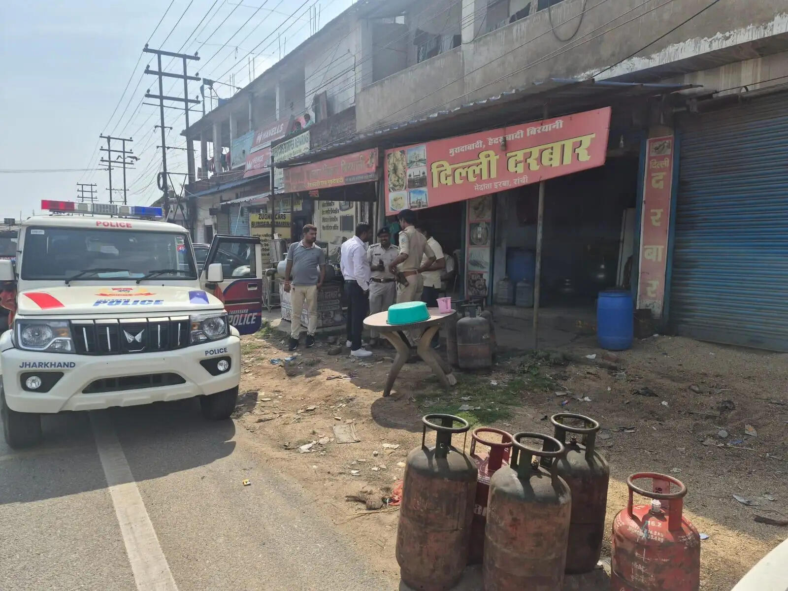 रांची में गैस रिफिलिंग गिरोह का भंडाफोड़, बिरयानी की दुकान से 9 सिलेंडर बरामद