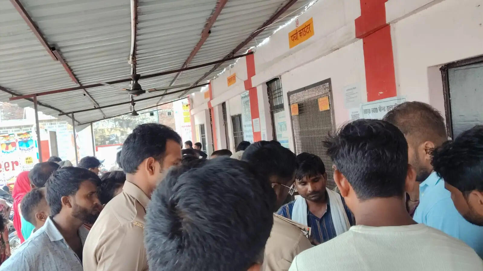 आकाशीय बिजली की चपेट में आकर चाचा की माैत, भतीजा झुलसा