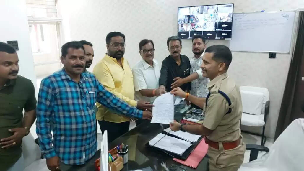 असामाजिक तत्वों व विधर्मी लोगों पर निगरानी कर सख्त कार्यवाही की जाएः विहिप