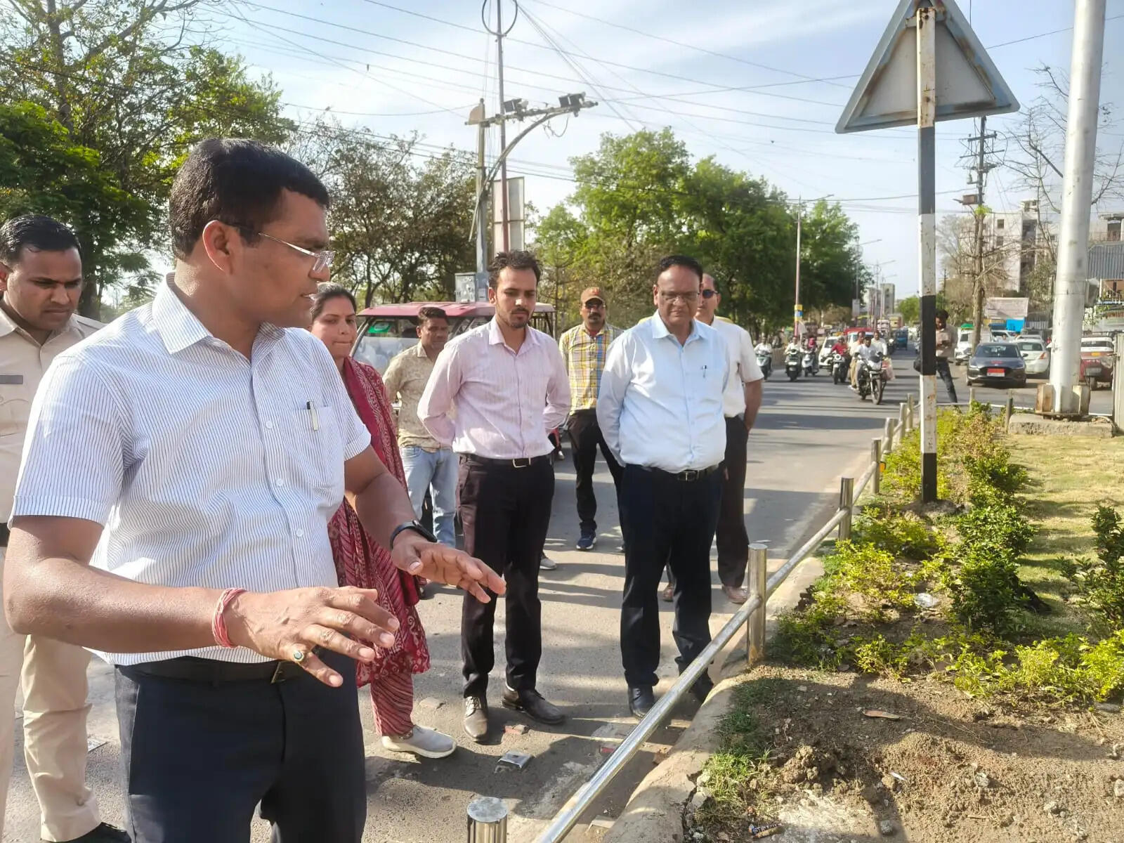 जबलपुरः सड़क मरम्मत में देरी पर निगम सख्त, कंपनी पर 5 लाख जुर्माना