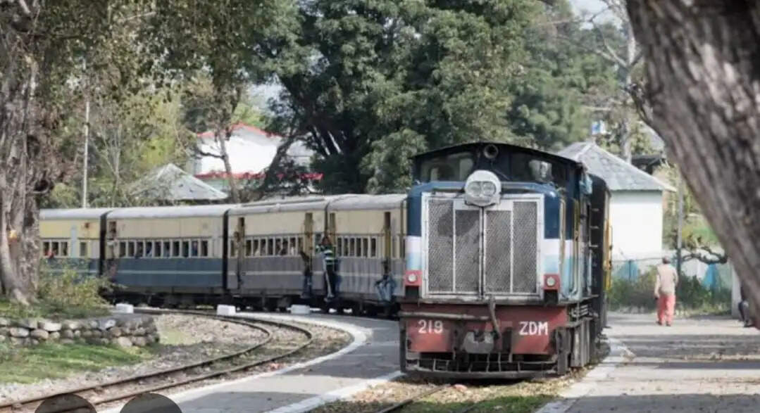 कांगड़ा घाटी रेल लाइन हुई बहाल, चक्की पुल का पिल्लर बनकर तैयार, साढ़े तीन वर्ष बाद पठानकोट से जोगिंद्र नगर तक चलेगी ट्रेन