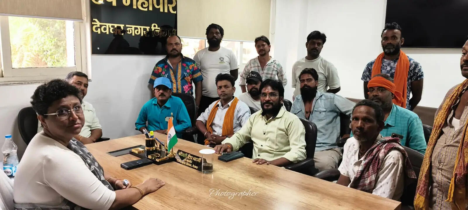 उपमहापौर ने हड़ताली कर्मचारियों से की वार्ता, मांगों पर विचार का आश्वासन