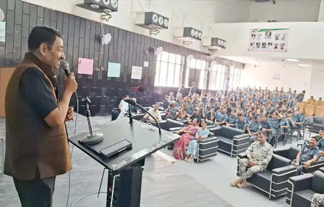 राई खेल विवि के कुलपति ने एनसीसी कैडेटों को जीवन में सफलता के सूत्र बताए