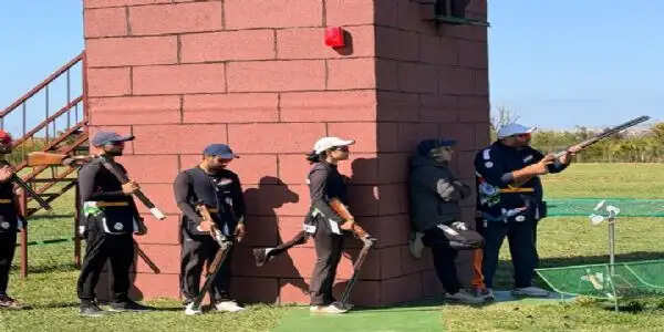 कड़े मुकाबले के बीच भारतीय स्कीट निशानेबाज एक्शन के लिए तैयार