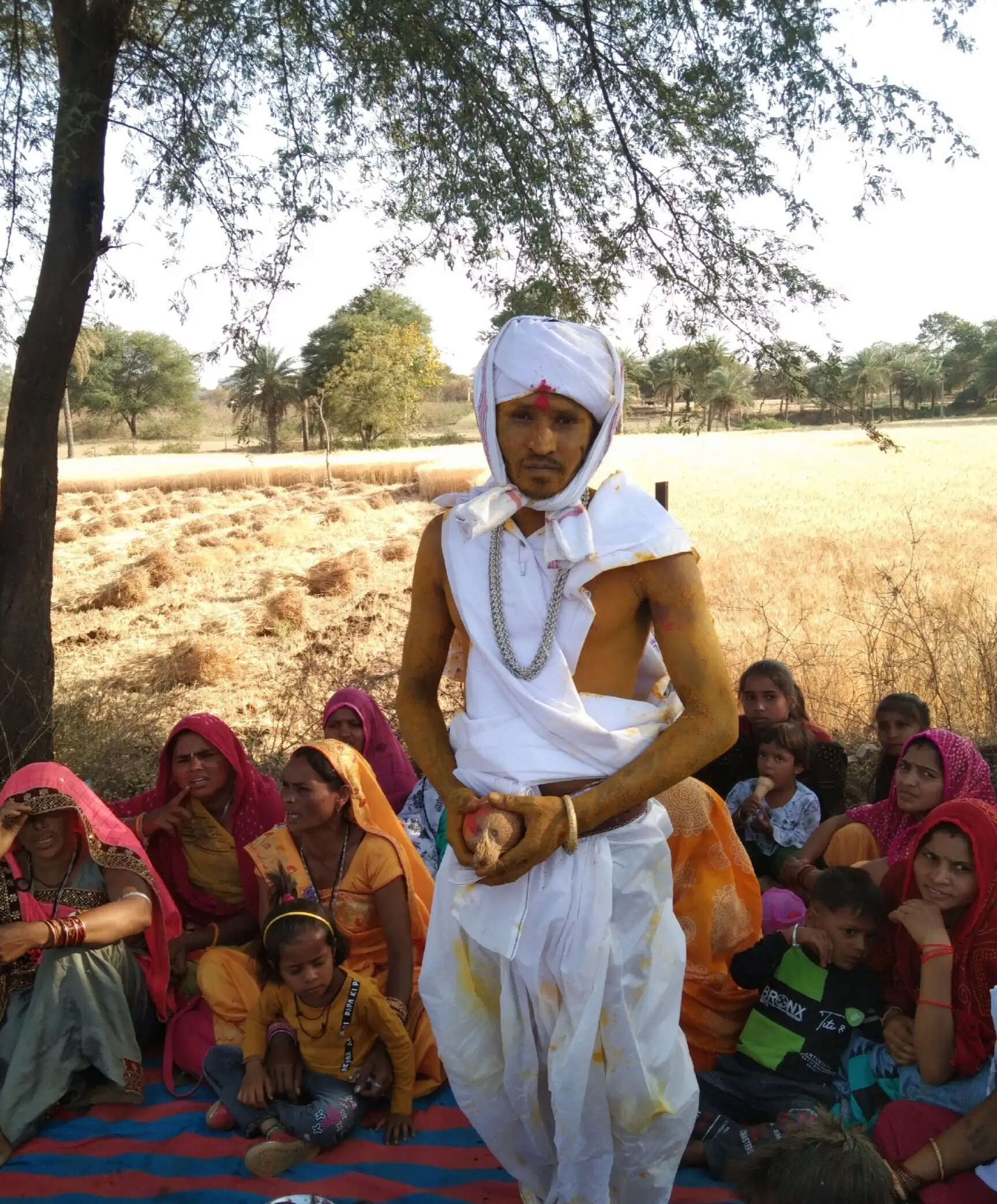 झाबुआ: धूमधाम से मनाया गया जनजातीय संस्कृति का परंपरागत बाबा गल उत्सव