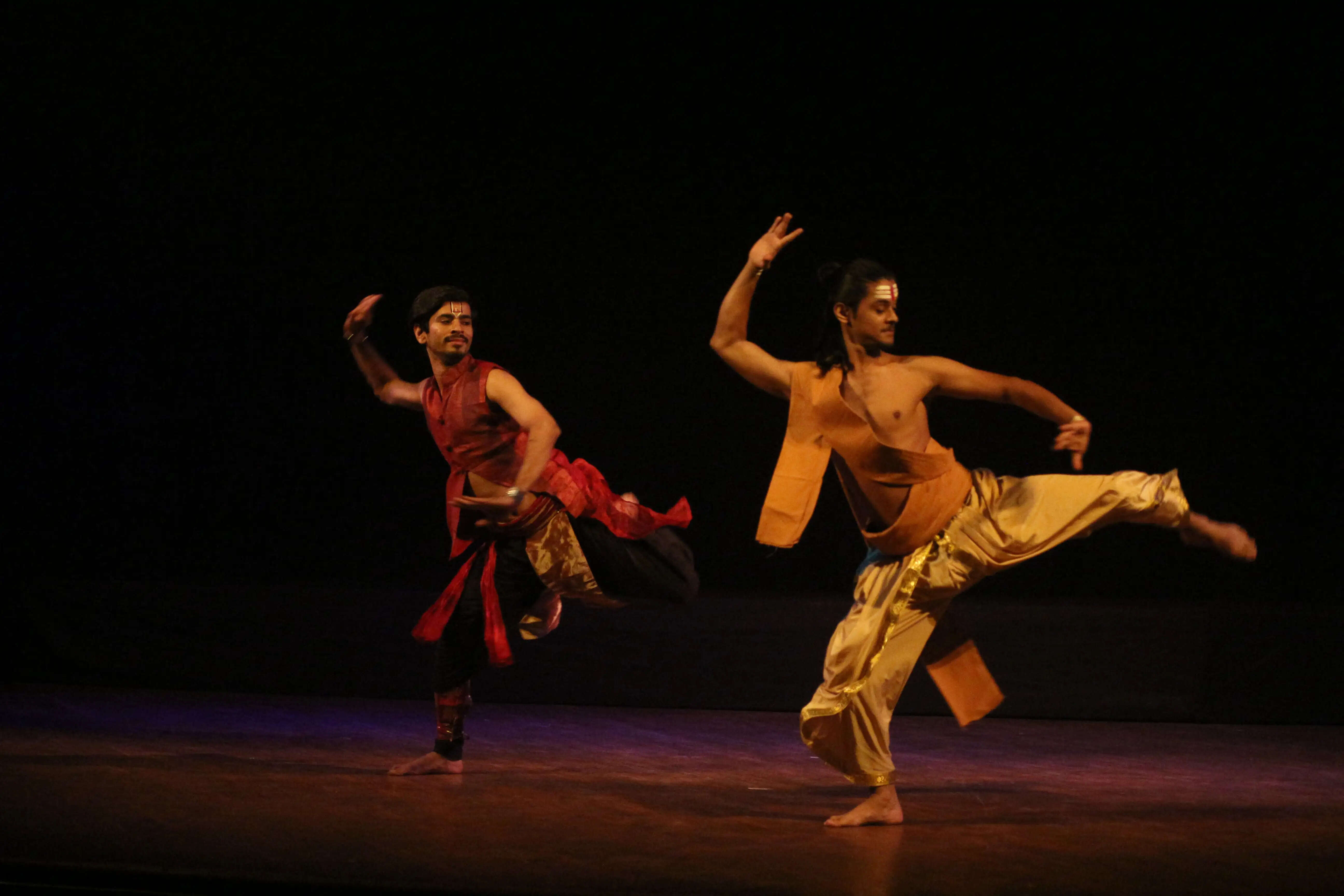 जवाहर कला केंद्र:‘अतिरथी’ ने सिखाया अच्छे-बुरे में फर्क, ‘नमामि’ में की भगवान शिव की स्तुति