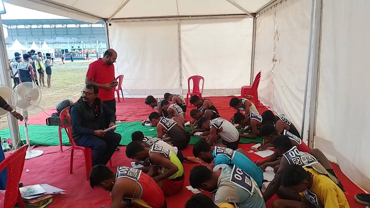 होमगार्ड बहाली में गोला प्रखंड के 1,070 पुरुष अभ्यर्थियों ने दी शारीरिक दक्षता परीक्षा