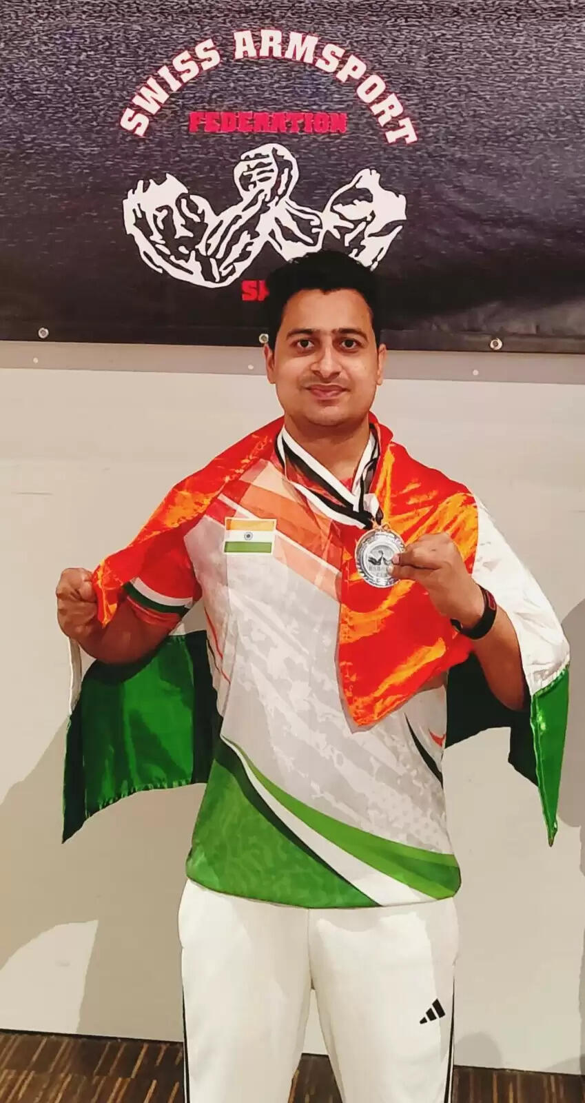 स्विस पैरा-आर्म रेसलिंग कप में भिलाई के श्रीमंत झा ने जीता सिल्वर मेडल