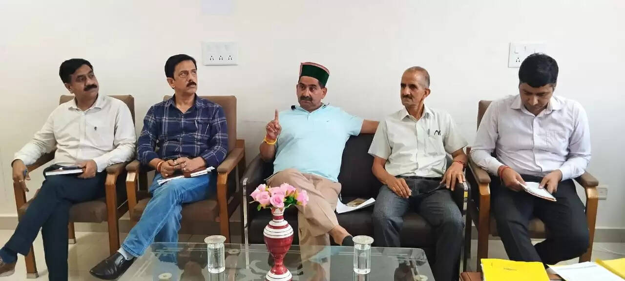 केवल पठानिया ने मॉनसून सीज़न की तैयारियों को लेकर की समीक्षा बैठक