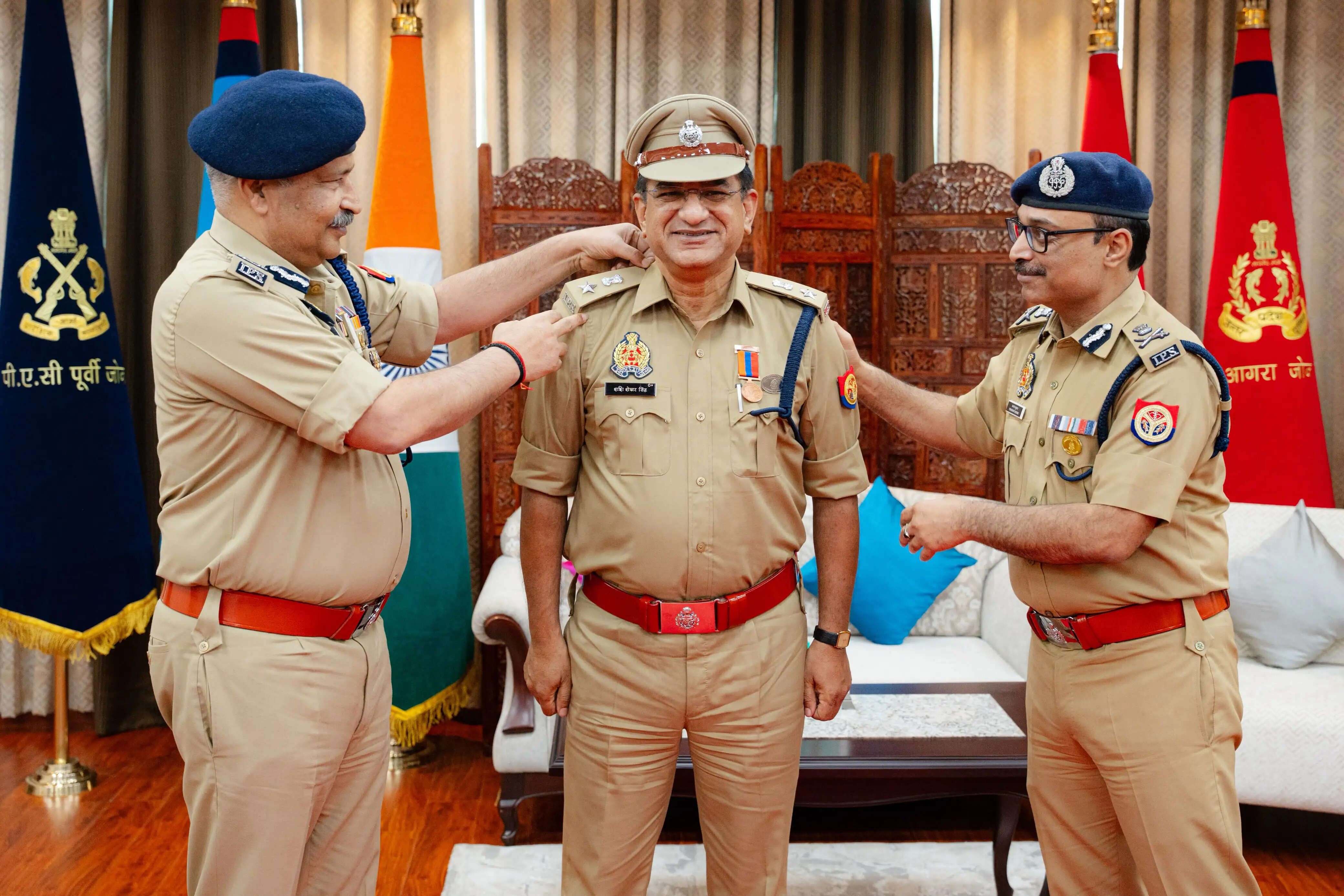 पुलिस मुख्यालय में की गई पदोन्नति प्राप्त पुलिस अधिकारियों की पिपिंग सेरेमनी