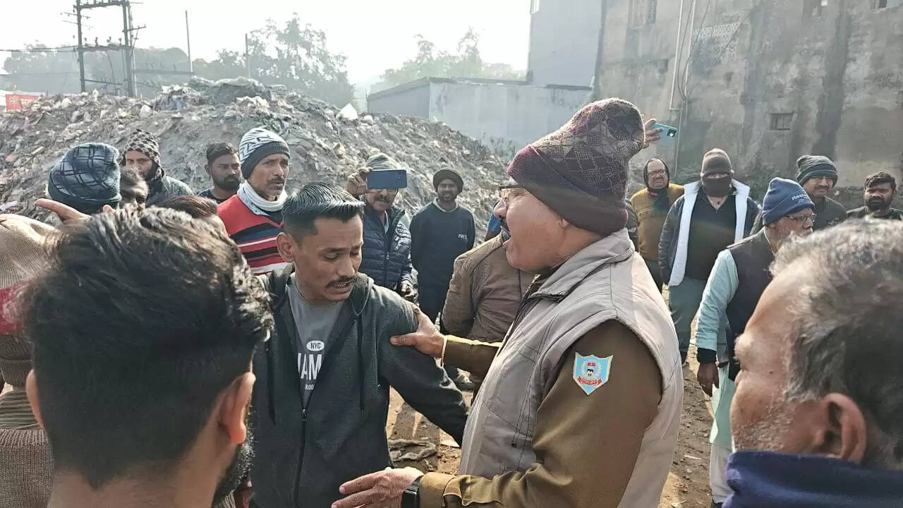 होलिका दहन मैदान पर कब्जे का हुआ विरोध, निषेधाज्ञा लागू