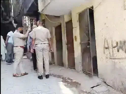 फरीदाबाद में गोवंश काटे जाने की सूचना पर हंगामा, मांस बरामद