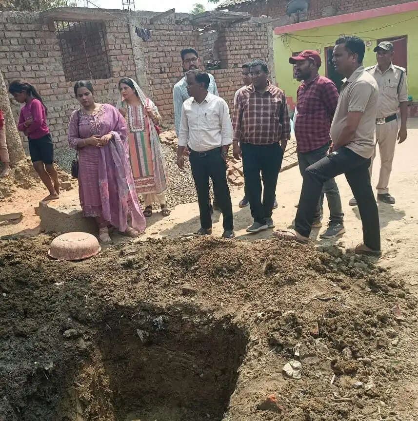 जिला पंचायत सीईओ ने ग्राम पंचायतों में किया मनरेगा, आवास एवं जल संचय कार्यों का निरीक्षण