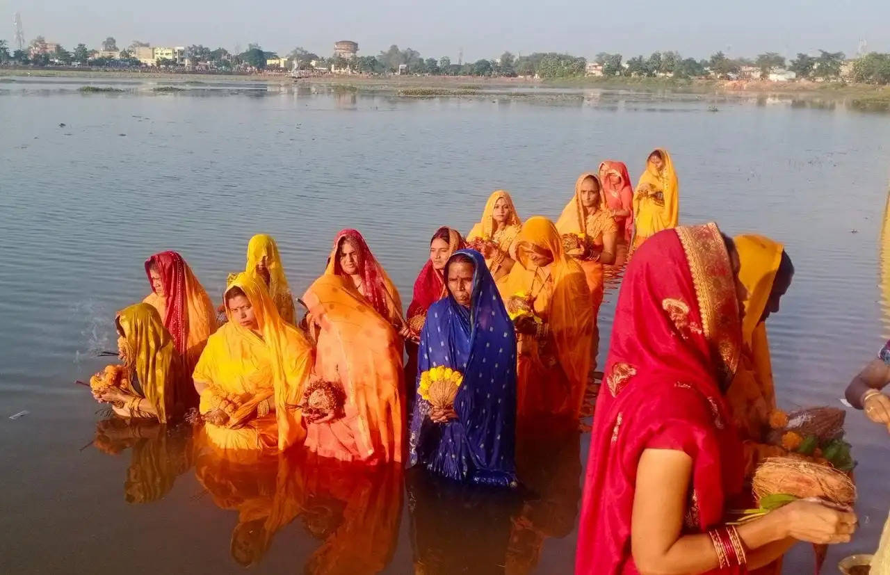 नहाय-खाय के साथ शुरू हुआ सूर्योपासना का चार दिवसीय छठ पर्व